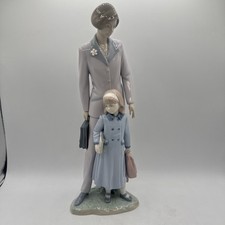Lladró “On Our Way” #6544 Perfect Condition Porcelain Figurine Mother Daughter picture
