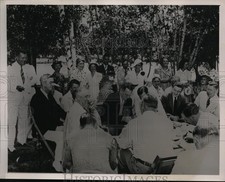 1939 Press Photo President Franklin D Roosevelt & Reporters in Hyde Park NY picture