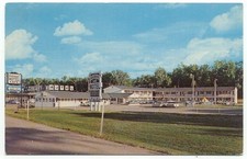 Colonial Motel I-94 between Bismarck & Mandan ND Postcard North Dakota picture