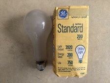 NEW Vintage GE 200 watt light bulb.  3920 Lumens picture