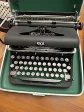 Vintage 1930's-1940's Royal Portable Aristocrat BLACK Typewriter + Case picture