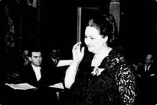 Montserrat Caballe In The Loiria Palace 1965 Old Photo 2 picture