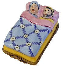 LIMOGES PEINT MAIN Trinket Box COUPLE in BED-PV MARQUE DEPOSEE 2-MALE Partners picture