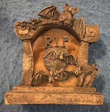 Vintage 2002 Small Gemmy Animated Sonic Bat Tombstone Halloween 4.50”x3.25” Used picture