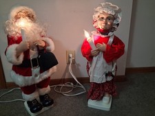 Vintage 1990s Animated figure Mr Mrs Santa Claus 24