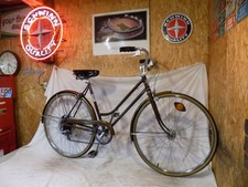 1972 SCHWINN SUBURBAN LADIES 5-SPEED ROAD CRUISER BIKE VINTAGE COLLEGIATE BREEZE picture