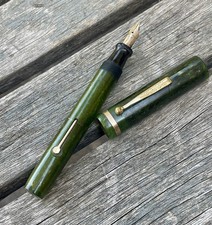 Vintage THE LINCOLN PEN Jade Green. Oversize Fountain pen 14k nib For Repair picture