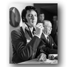 Elvis Presley Photo 8x10 1970 Houston Astrodome Press Conference Music Legend picture