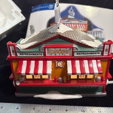 2001 Department 56  Snow Village 