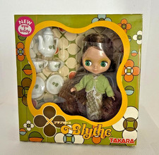 (NIB) Vintage 2004 Petit Blythe Doll – Tea for Two Hasbro Japan picture