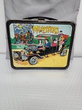 1965 VINTAGE ‘THE MUNSTERS’ LUNCHBOX w/ THERMOS picture