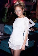 BEAUTIFUL NICOLE RITCHIE 8X10 Photo picture