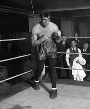 Italian heavyweight boxer Primo Carnera wearing tights 1930 OLD PHOTO picture