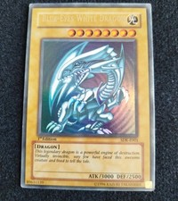 Konami Yu-Gi-Oh Blue-Eyes White Dragon 1st Ed SDK-E001 3000/2500 picture