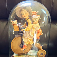 Giuseppe Armani Florence 1982 Signed Porcelain Children Tricycle Figurine Dome picture