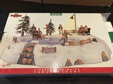 Lemax High Meadow Skating Pond 54301 Animated Musical Lighted 2005 NOS Box picture