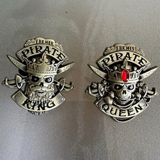 Disney world park Pirates of the Caribbean Pirate King & Queen Gemstone Pin 2 pk picture