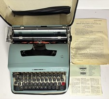 Olivetti Lettera 32 Portable Typewriter with case Made in Italy picture