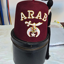 vintage D. Turin ARAB Shriner Masonic Fez Hat Maroon Black Tassel Size 7 5/8 Box picture