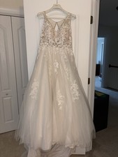 Vera Wang White VW351178 Organza Ball Gown Wedding Dress, Ivory, Size 14 picture