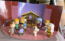 2007 Peanuts Christmas Nativity 9-Piece Set with Background picture