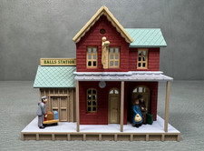 Hallmark 1998 Halls Station Christmas Ornament picture