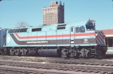 RTA 153 F40-PH WAUKEGAN IL (METRA) ORIGINAL SLIDE 04-18-90 T1-3 picture