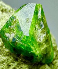 HUGE RARE UNIQUE Natural Green Demantoid Garnet Crystal Raw Gemstone Italy picture