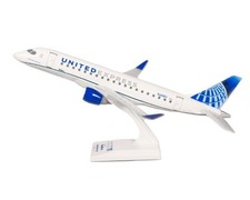 Skymarks United Express Skywest Embraer E-175 N204SY Desk 1/100 Model Airplane picture