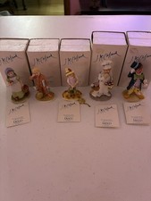 The McClellands porcelain figurines lot of 5- The figurines pictures picture