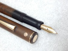 LOT# 108A. VINTAGE WAHL EVERSHARP FOUNTAIN PEN. VERY FLEX NIB, F TO BBB (1.8 mm) picture