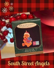 VINTAGE HALLMARK 1999 ~ HONEY OF a GIFT ~ WINNIE THE POOH MINIATURE ORNAMENT picture