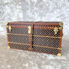 Authentic LOUIS VUITTON Monogram Trunk Miss France Paper Weight Rare 2010 Model picture