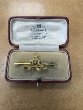 RARE WWI British Army Hat Badge “Unique Quo Fas et Gloria Ducunt” Canon 9kt GOLD picture