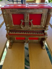 Vintage 1950s Davis Products RARE red Piano Salt And Pepper  Shakers. picture