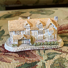 David Winter Hand Painted Shakespeare's Birthplace Miniature House picture