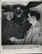 1950 Press Photo Edmund O'Hara GM of Bowie racetrack & jockey Willie Shoemaker picture