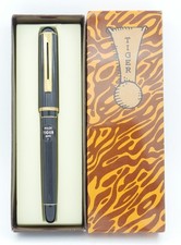 Pilot Tiger 600 Black Fluted & Gold Fountain Pen - Fine Nib - 1970's -New picture