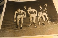 1934 Press Photo of start Columbian Mile Race,Cunningham World Record,w/ caption picture