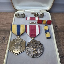 Vintage US Air Force Commendation Meritorious Service Medal Cased Set Lot Pins picture