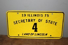Vintage 1975 Illinois Secretary Of State Police Government License Plate picture