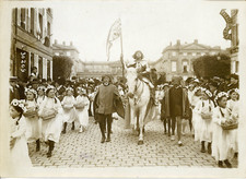 France, Compiègne, Fêtes de Joanne d'Arc, parade, 1912, Vintage silver prin picture
