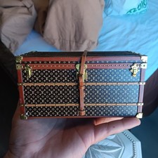 LOUIS VUITTON Paper Weight Monogram Trunk Miss France Novelty 2010 Limited picture