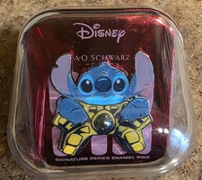 Extremely RARE Signature Series DISNEY STITCH Gaming Lovers PIN picture