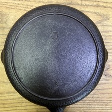 Vtg Lodge Hammered Cast Iron Skillet No5 Single Notch 1930s Sits Flat No Cracks picture