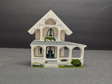Shelia's Collectibles White Cottage Oak Bluffs, MA 1995 Shelf Sitter picture