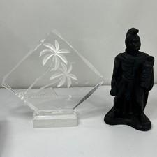 Hawaii Clear Plaque Etched Coconut Tree King Kamehameha Coco Joe's Figurine Set picture