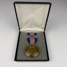 Authentic Vintage US Military Soldier's Medal Set Name Engraved - Case & Pins picture