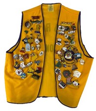 VTG Wisconsin Wild River Lions Club Vest Size Small 62 Different Pins Pinbacks picture