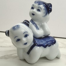 Vintage Blue & White Porcelain Chinese Children Figures Chopstick Rests Set picture